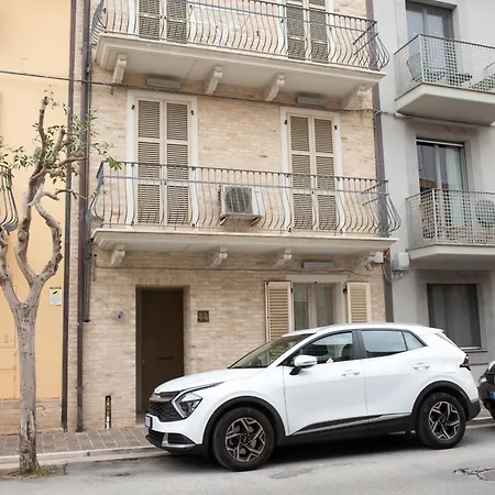 Centro Elpidio Blu - Spiaggia, Parcheggio * Porto SantʼElpidio